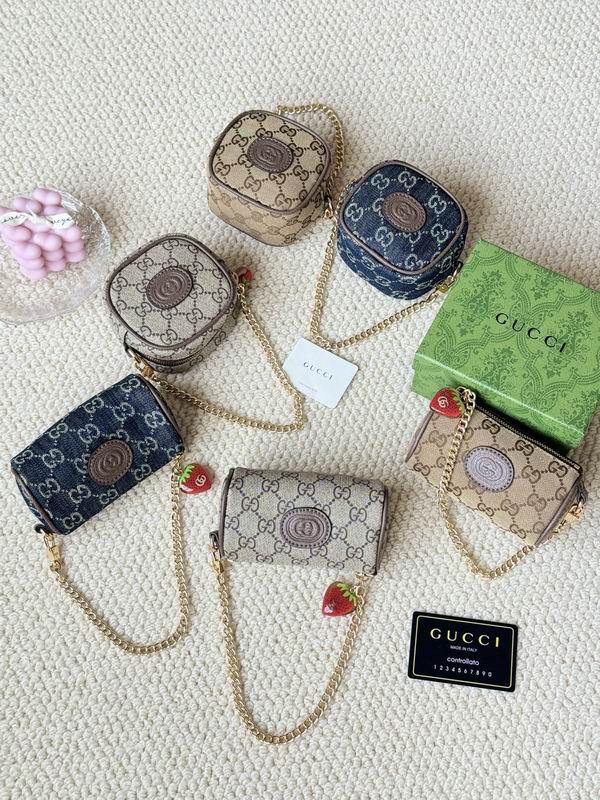 Gucci Card bag 72